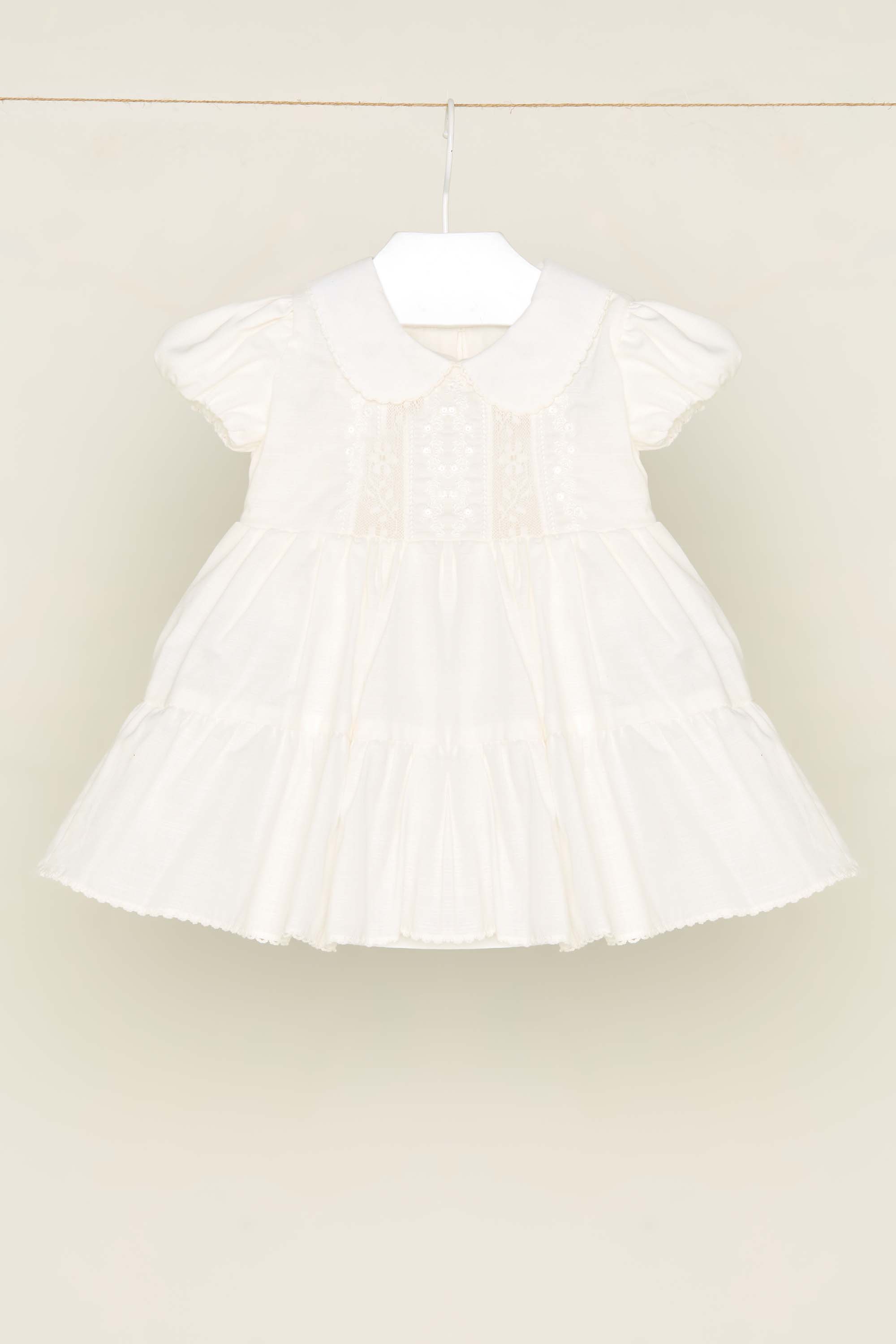 Vestido Infantil Petit Cherie Branco com Bordados e Renda
